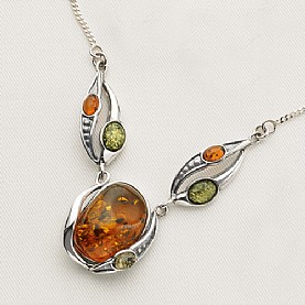 Giveaway – win an art nouveau silver & amber pendant