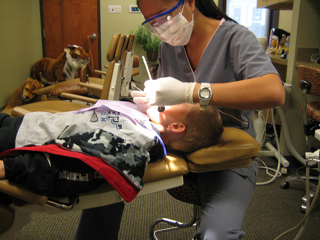 What to expect at your childs first dentist visit