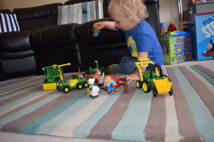 TOMY John Deere Fun on the Farm playset