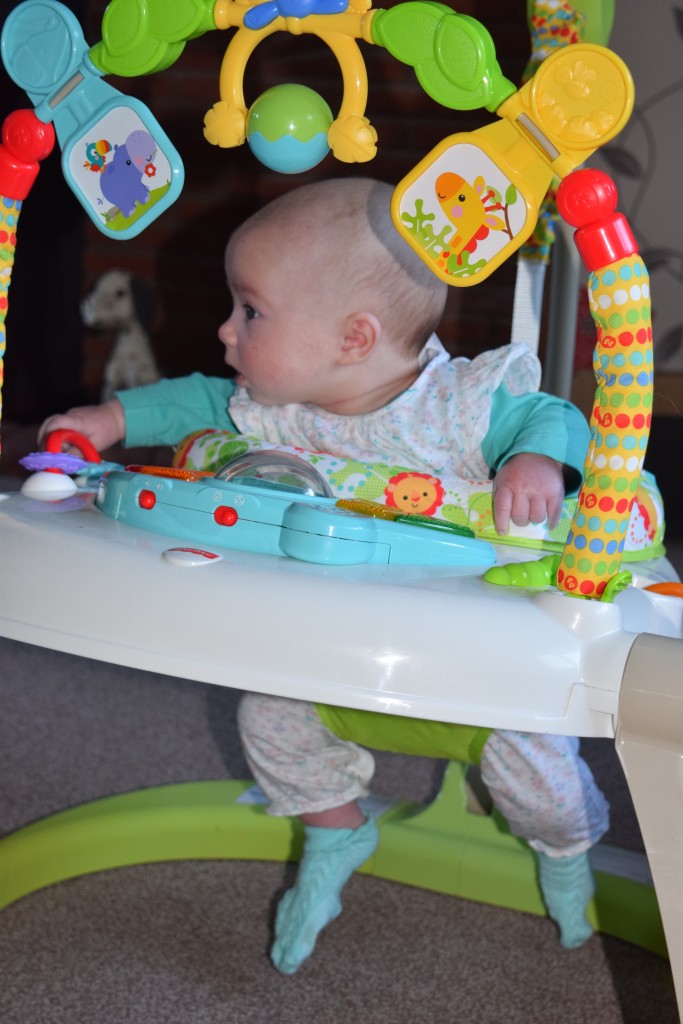 How to fold down best sale a jumperoo