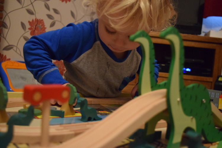 Review giveaway Plum Play Roar A Saur play table Family Fever