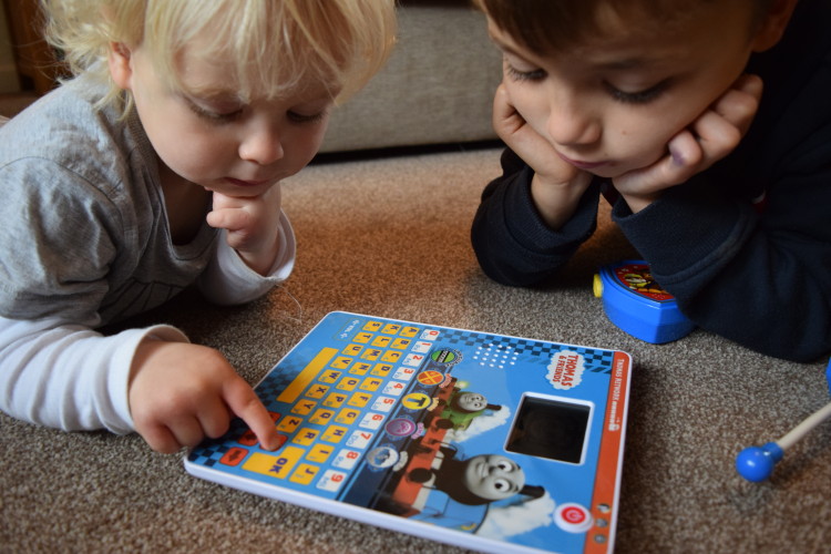 Review: KD UK Thomas & Friends tablet and Paw Patrol walkie talkies