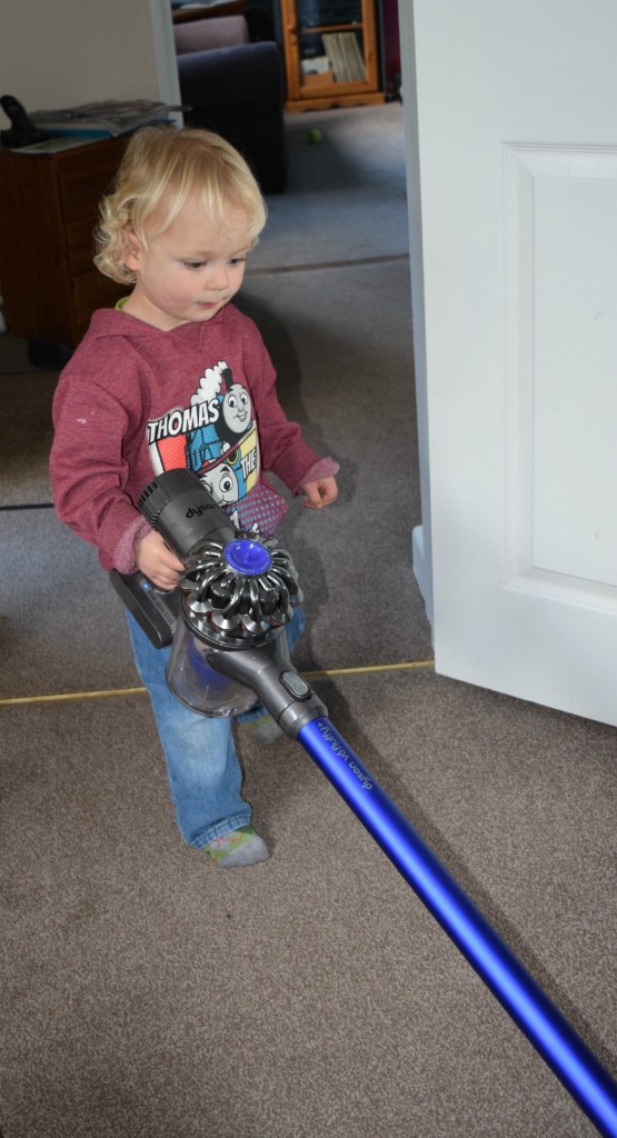 Review: Dyson V6 Fluffy cordless - Family Fever