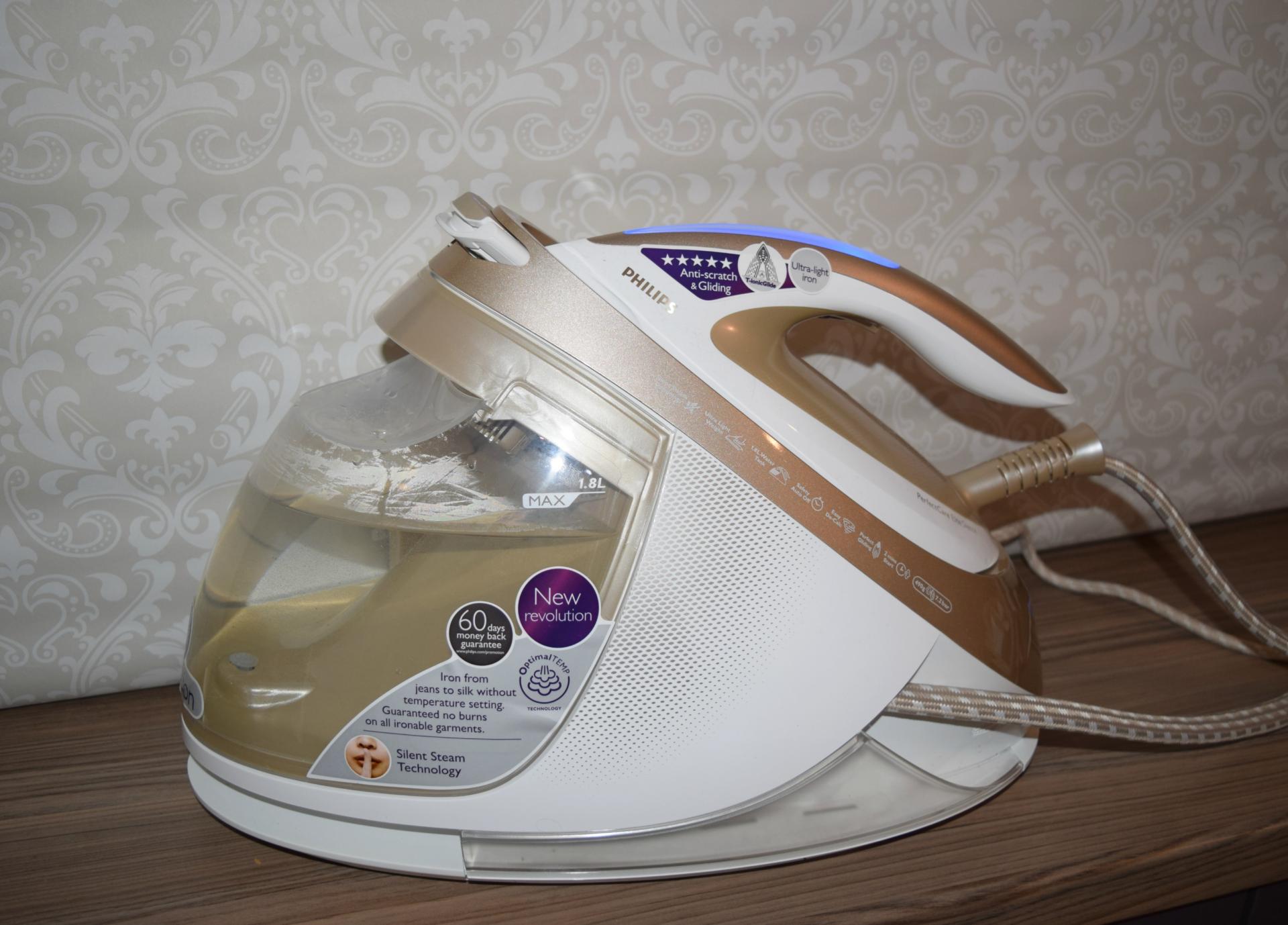 Philips perfectcare elite silence store steam generator iron