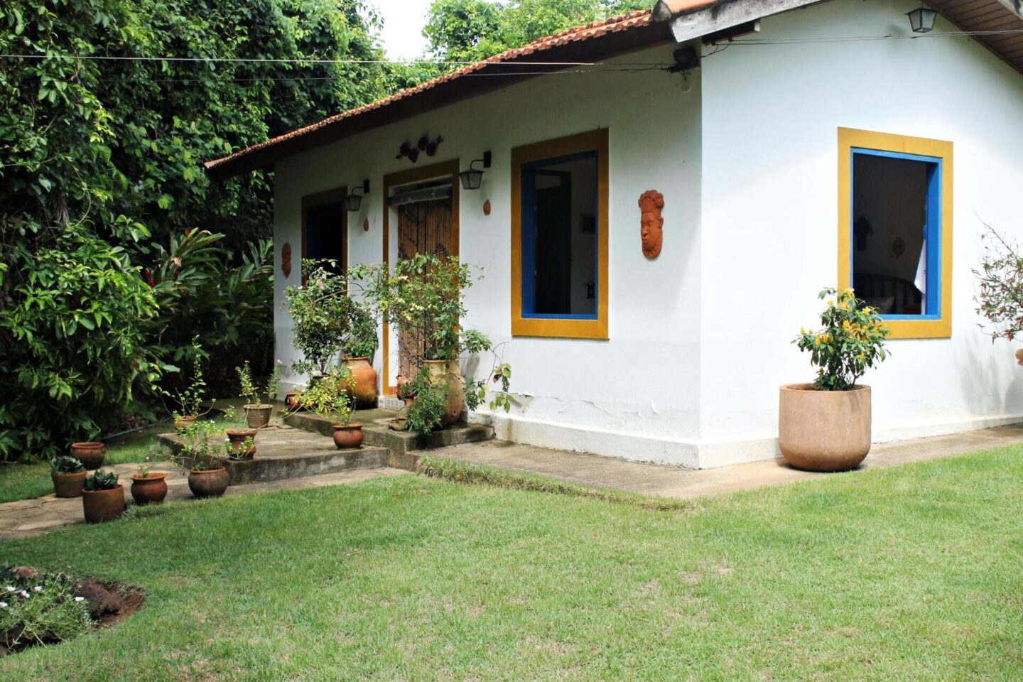 Beautify your yard with budget friendly makeover ideas