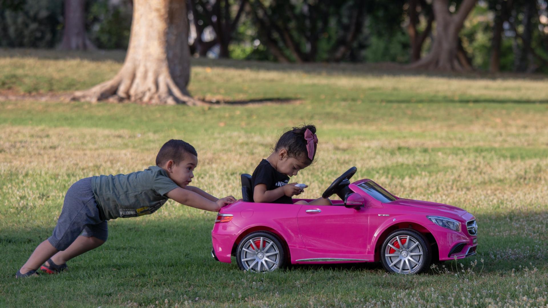 electric car for toddler boy