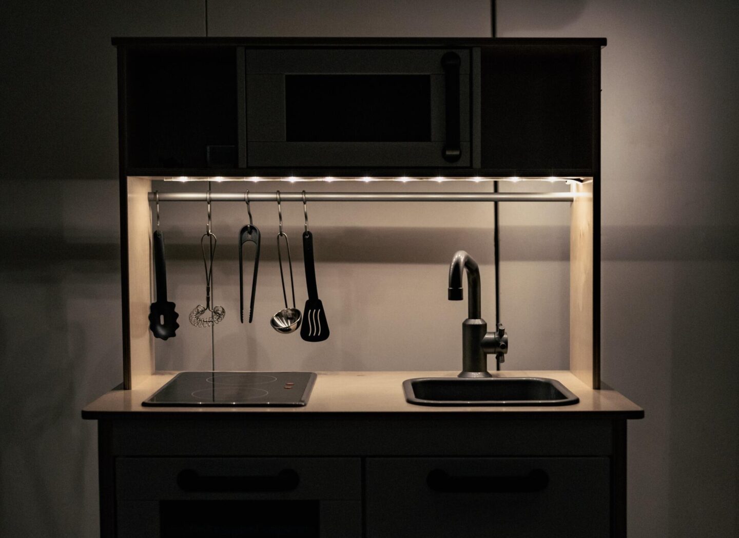 Everything you need to set up your toddler’s play kitchen