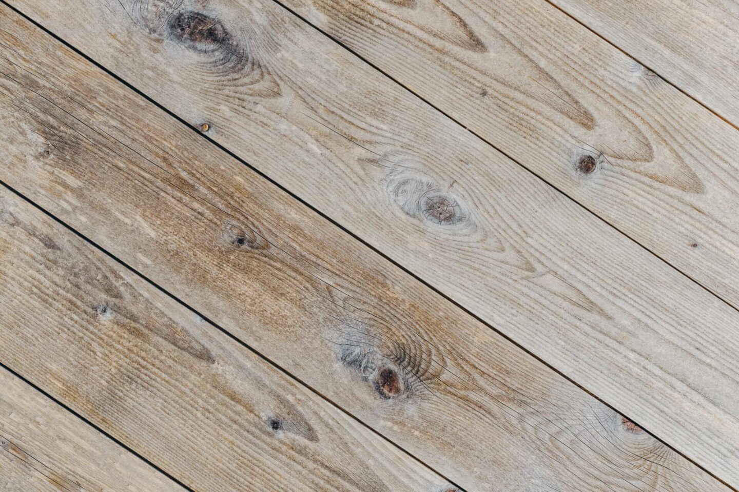 What is laminate flooring and is it a good choice for your house?